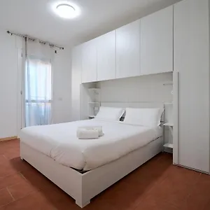 Appartamento Xenia - Spacious And Bright New Flat With Garden, Milano